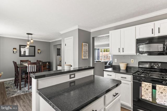 180 COUNTRY RIDGE DR, Red Lion, PA 17356