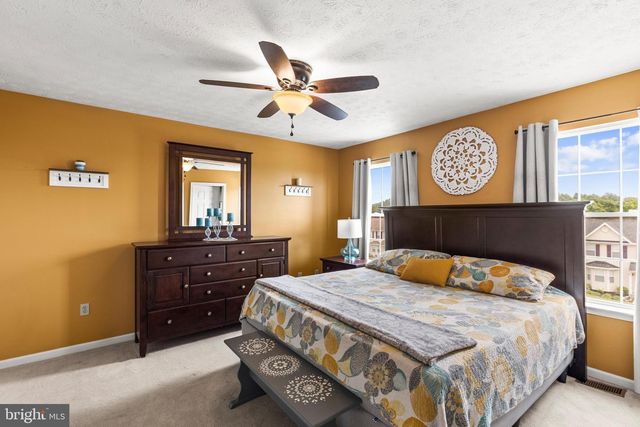 180 COUNTRY RIDGE DR, Red Lion, PA 17356