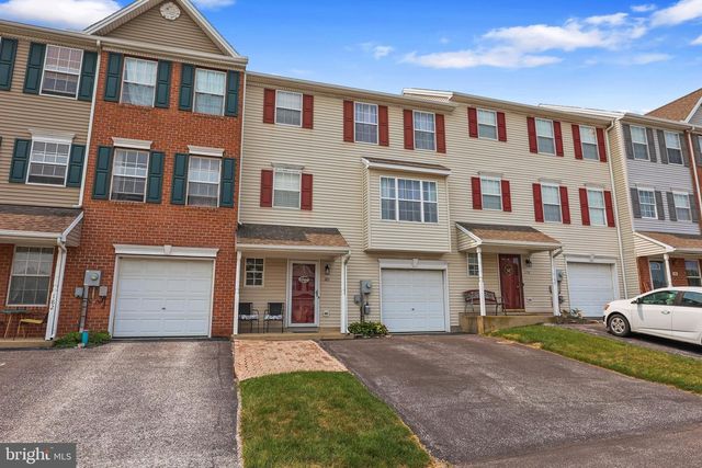 180 COUNTRY RIDGE DR, Red Lion, PA 17356