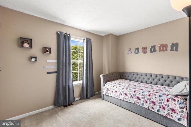 180 COUNTRY RIDGE DR, Red Lion, PA 17356