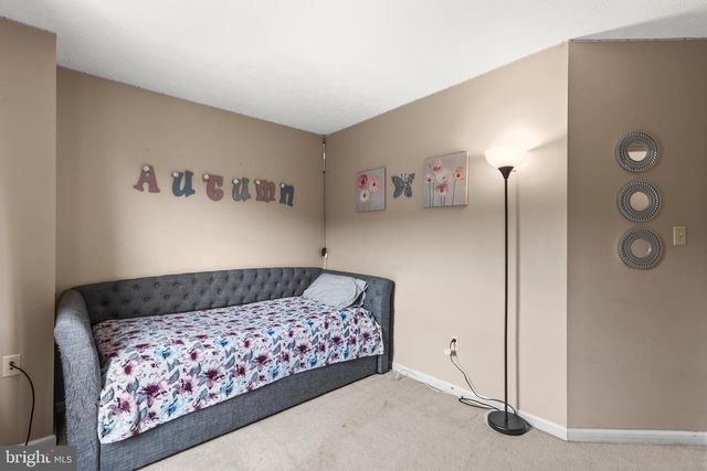 180 COUNTRY RIDGE DR, Red Lion, PA 17356