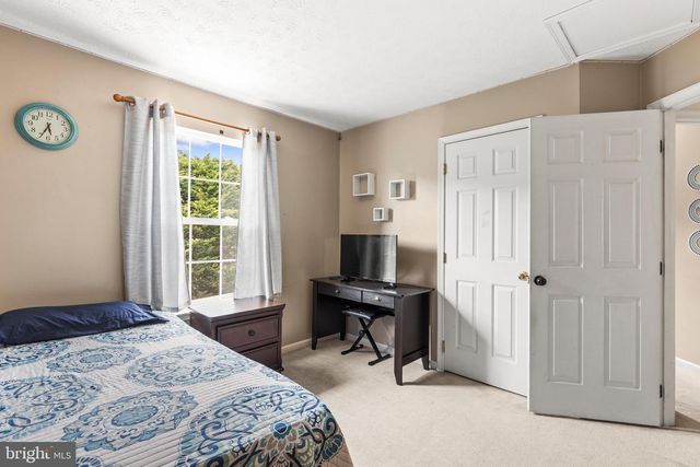 180 COUNTRY RIDGE DR, Red Lion, PA 17356