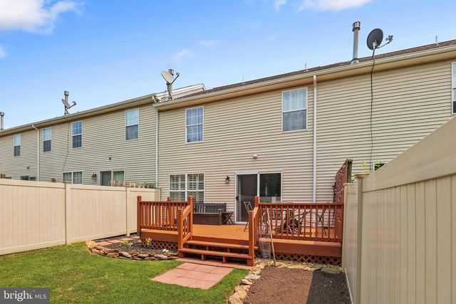 180 COUNTRY RIDGE DR, Red Lion, PA 17356