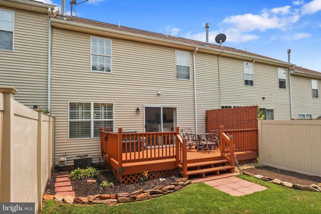 180 COUNTRY RIDGE DR, Red Lion, PA 17356