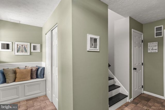 180 COUNTRY RIDGE DR, Red Lion, PA 17356