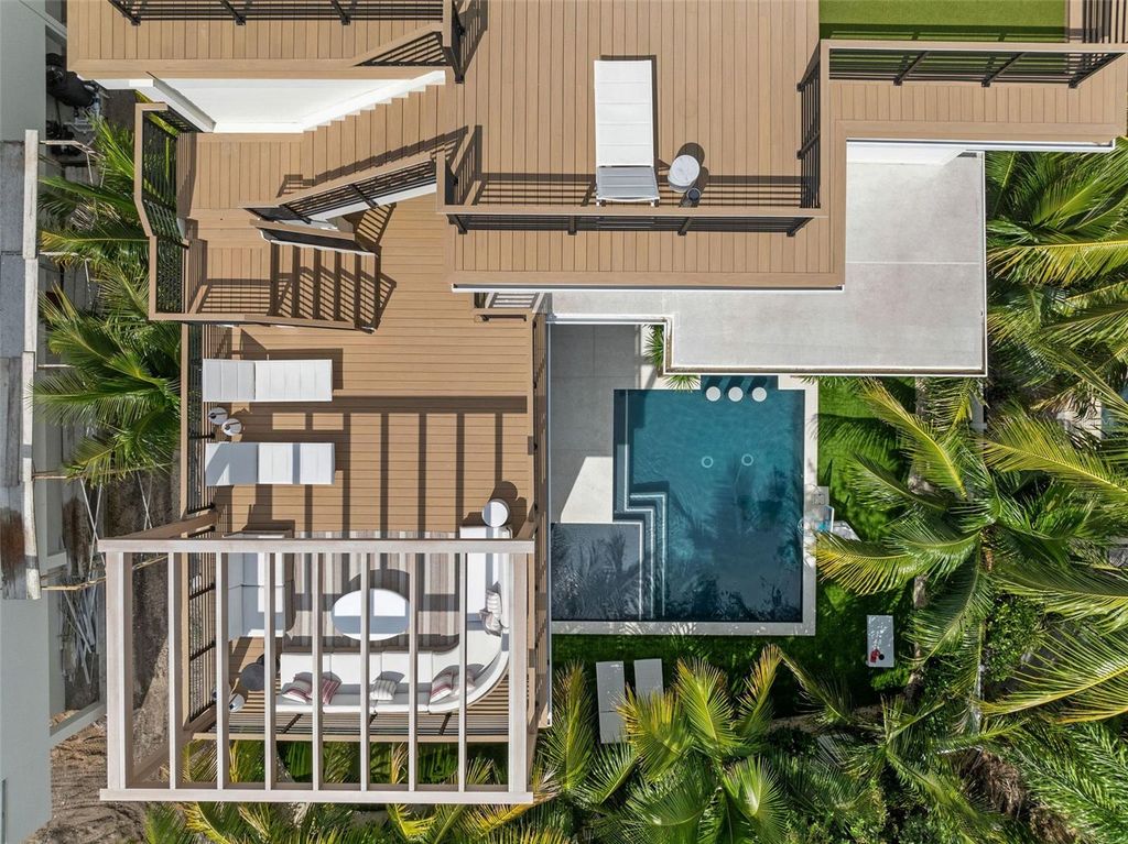 Image 4 of property listing at 415 N BAY BOULEVARD, Anna Maria, FL 34216