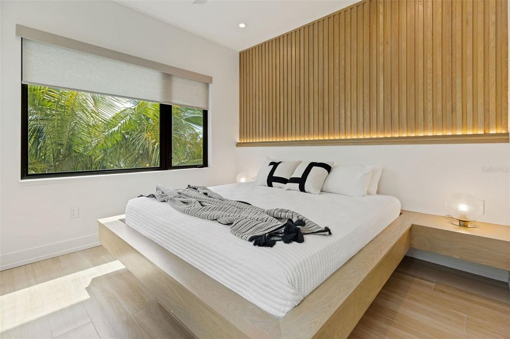 Image 44 of property listing at 415 N BAY BOULEVARD, Anna Maria, FL 34216