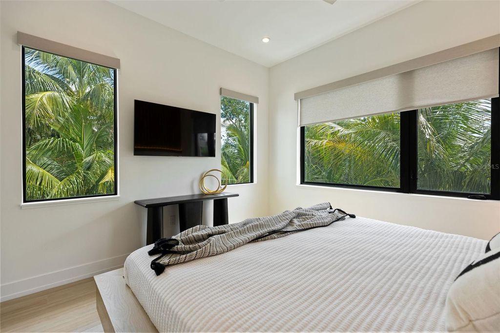 Image 45 of property listing at 415 N BAY BOULEVARD, Anna Maria, FL 34216