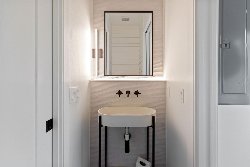 Image 73 of property listing at 415 N BAY BOULEVARD, Anna Maria, FL 34216