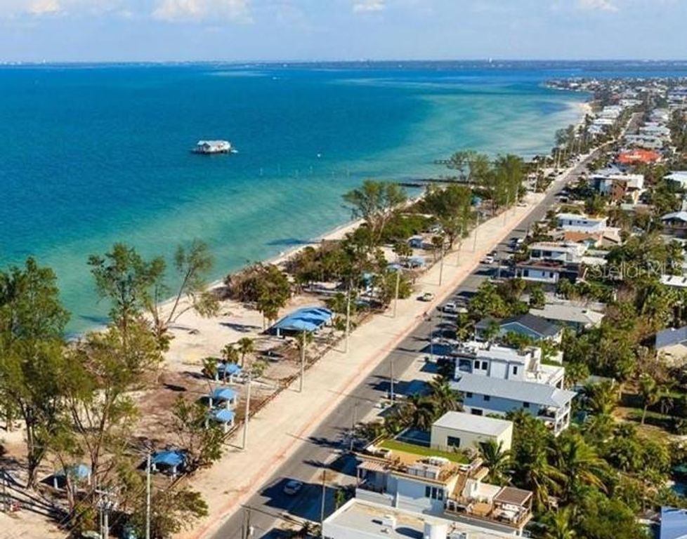 Image 81 of property listing at 415 N BAY BOULEVARD, Anna Maria, FL 34216