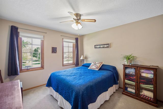 6300 N Winwood Drive, Johnston, IA 50131