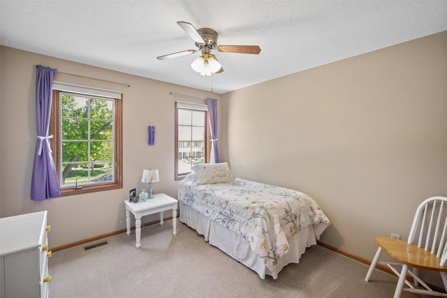 6300 N Winwood Drive, Johnston, IA 50131