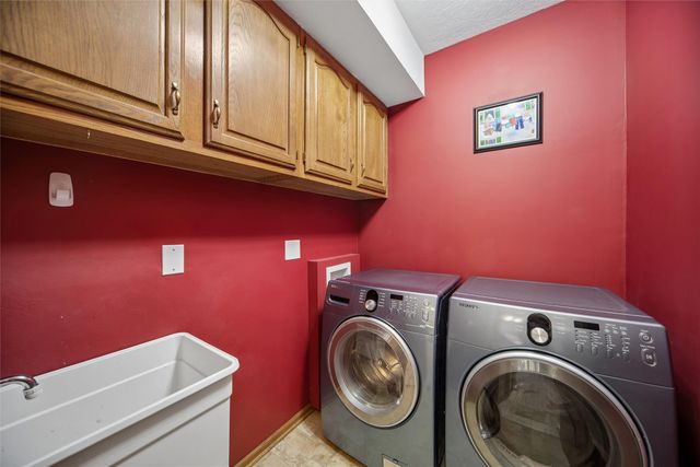 6300 N Winwood Drive, Johnston, IA 50131