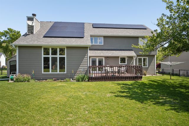6300 N Winwood Drive, Johnston, IA 50131