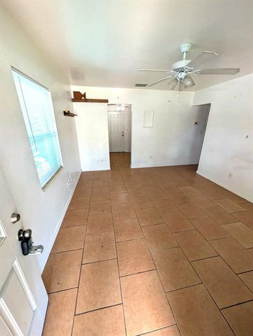 4512 10TH AVENUE S, St Petersburg, FL 33711