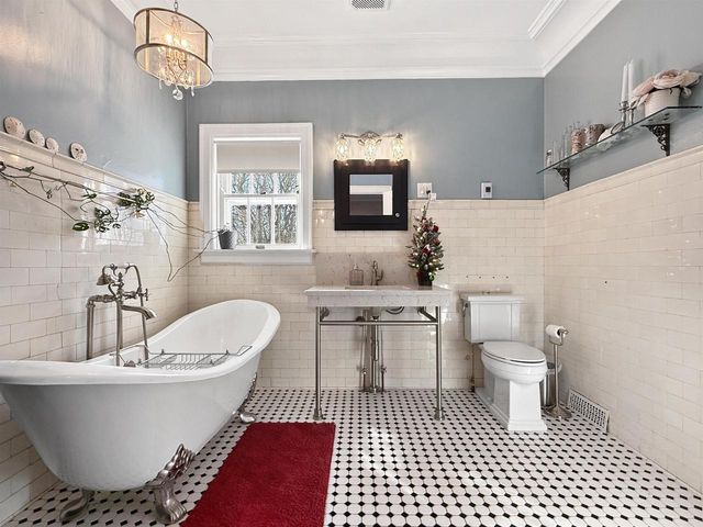 2115 RIVERSIDE AVENUE, Marinette, WI 54143