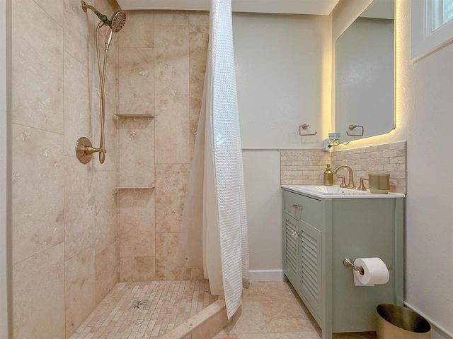 2115 RIVERSIDE AVENUE, Marinette, WI 54143