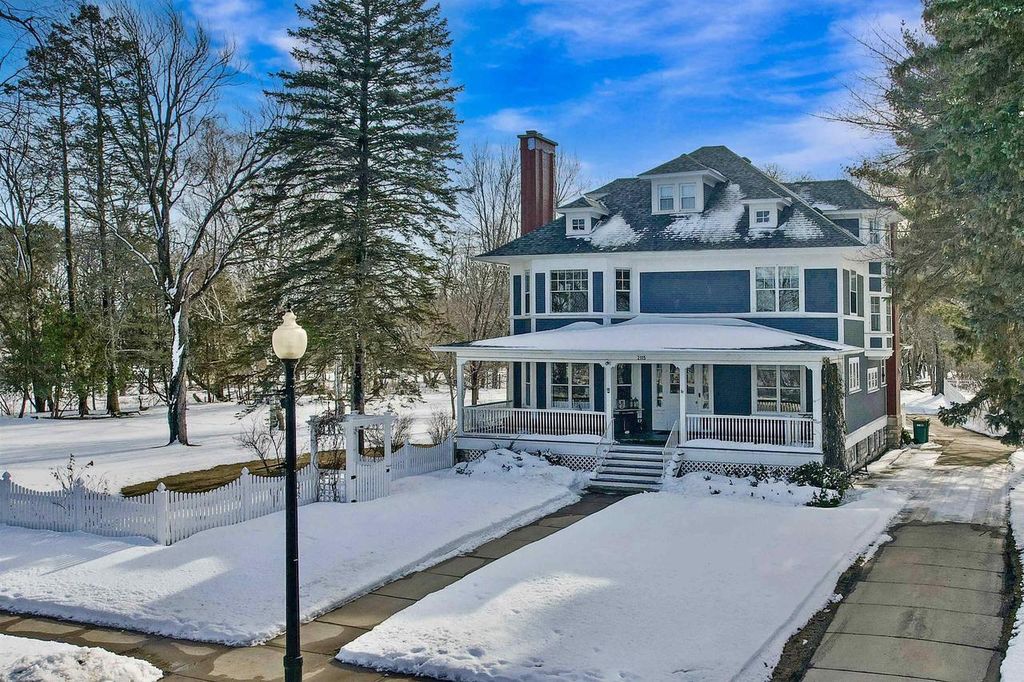 2115 RIVERSIDE AVENUE, Marinette, WI 54143