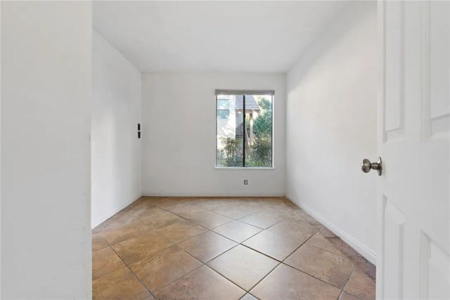 348 Orange Blossom 154, Irvine, CA 92618