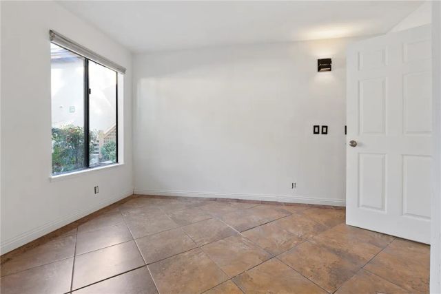 348 Orange Blossom 154, Irvine, CA 92618