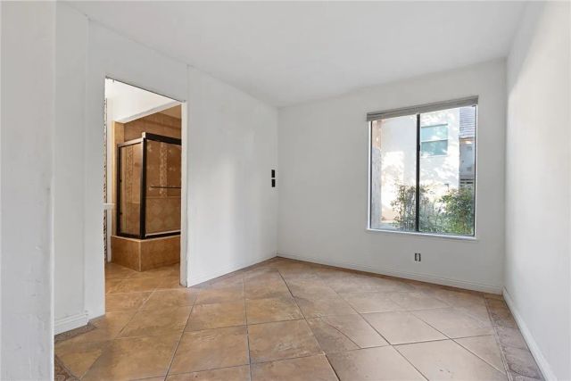 348 Orange Blossom 154, Irvine, CA 92618