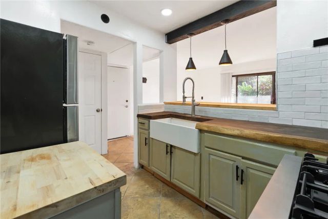 348 Orange Blossom 154, Irvine, CA 92618