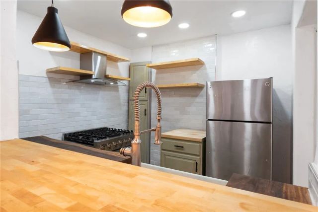 348 Orange Blossom 154, Irvine, CA 92618