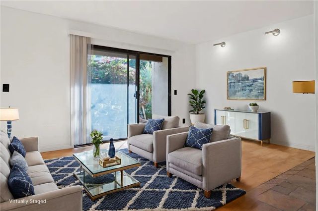 348 Orange Blossom 154, Irvine, CA 92618