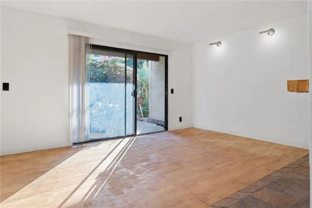 348 Orange Blossom 154, Irvine, CA 92618