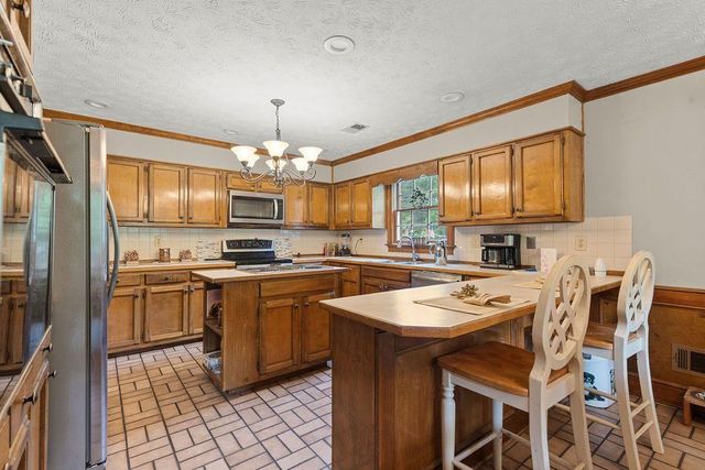 3500 THUNDERWOOD Lane, Snellville, GA 30039