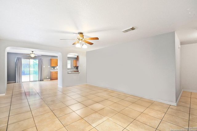 11030 Vollmer LN, San Antonio, TX 78254