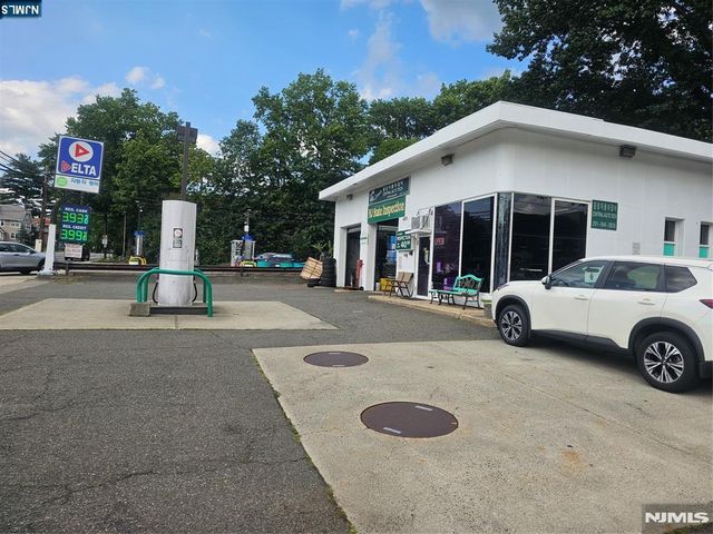 431 Broad Avenue, Leonia, NJ 07605