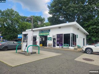 431 Broad Avenue, Leonia, NJ 07605