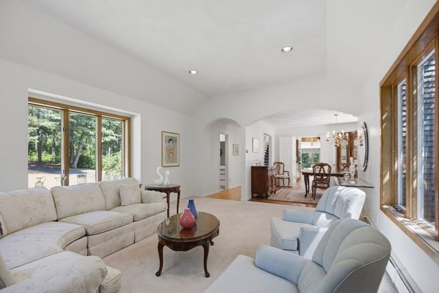 176 Pegan Ln, Dover, MA 02030