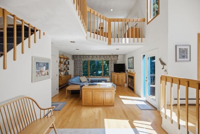 176 Pegan Ln, Dover, MA 02030
