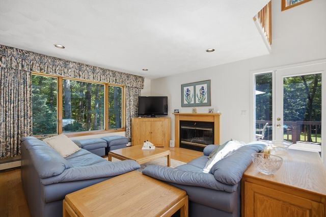 176 Pegan Ln, Dover, MA 02030