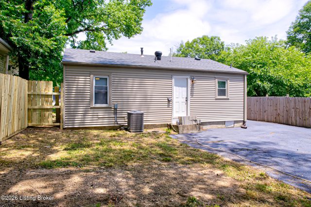 2206 Franklin Ave, Louisville, KY 40216