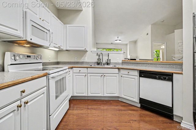41535 Copper Creek Drive, Canton Charter Township, MI 48187