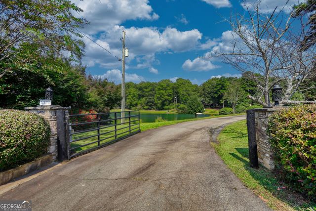 1371 Lipscomb Road, Social Circle, GA 30025