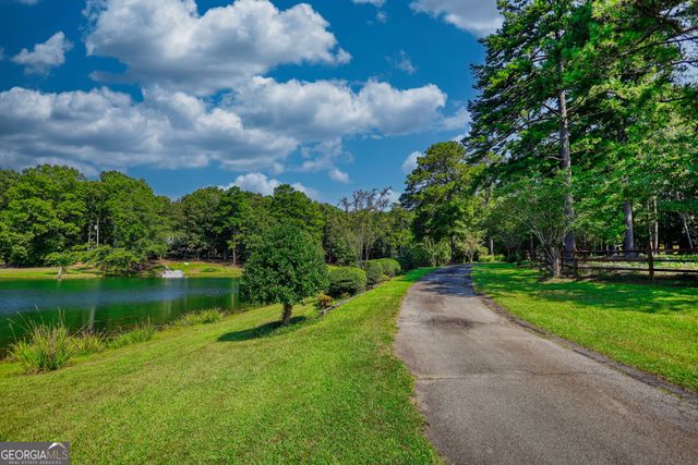 1371 Lipscomb Road, Social Circle, GA 30025