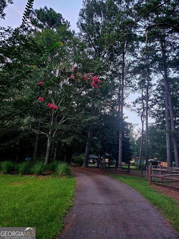 1371 Lipscomb Road, Social Circle, GA 30025