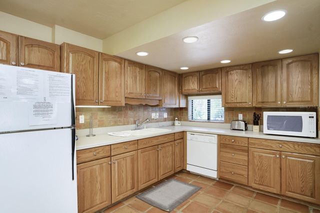 6157 MIDNIGHT PASS ROAD E22, Sarasota, FL 34242