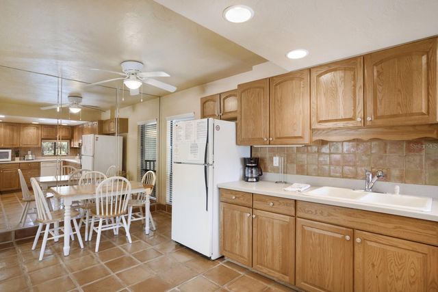 6157 MIDNIGHT PASS ROAD E22, Sarasota, FL 34242