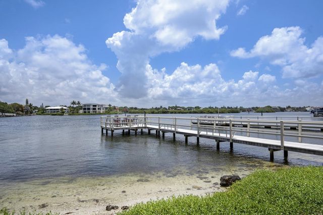 6157 MIDNIGHT PASS ROAD E22, Sarasota, FL 34242