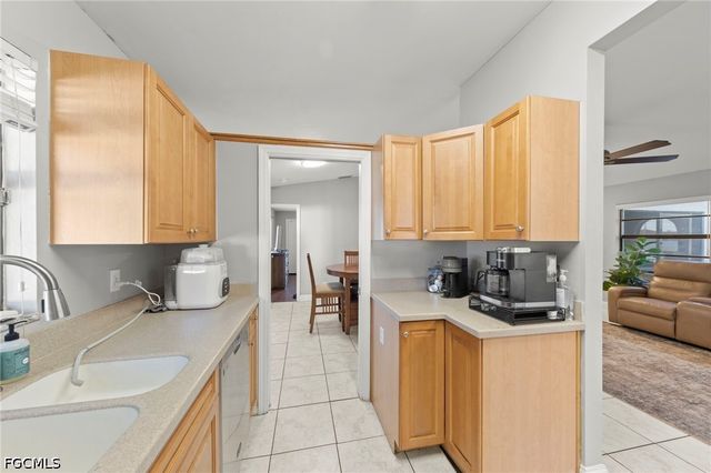 311 SW 19th LN, Cape Coral, FL 33991