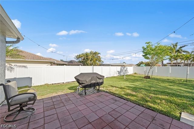 311 SW 19th LN, Cape Coral, FL 33991