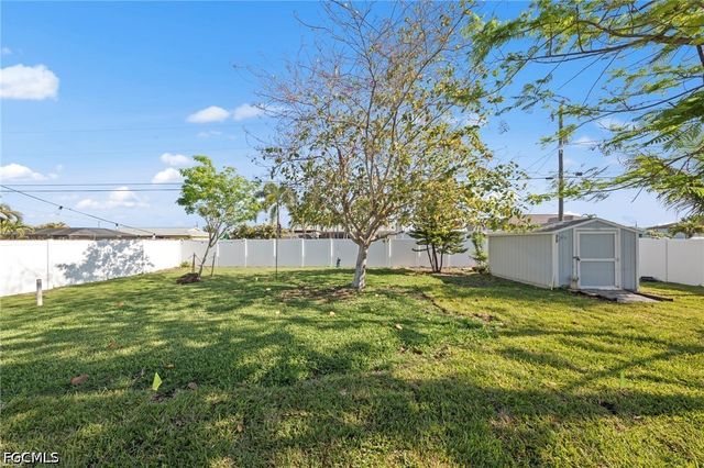 311 SW 19th LN, Cape Coral, FL 33991