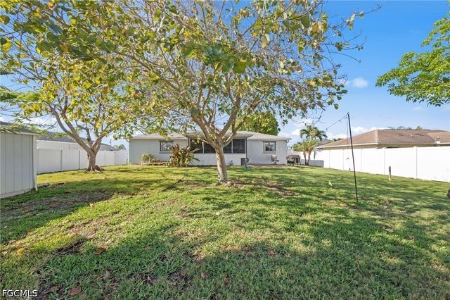 311 SW 19th LN, Cape Coral, FL 33991