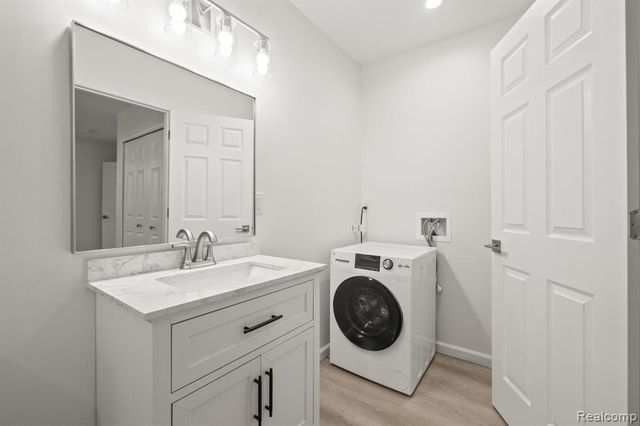 34 Cross Street 3, Auburn Hills, MI 48326