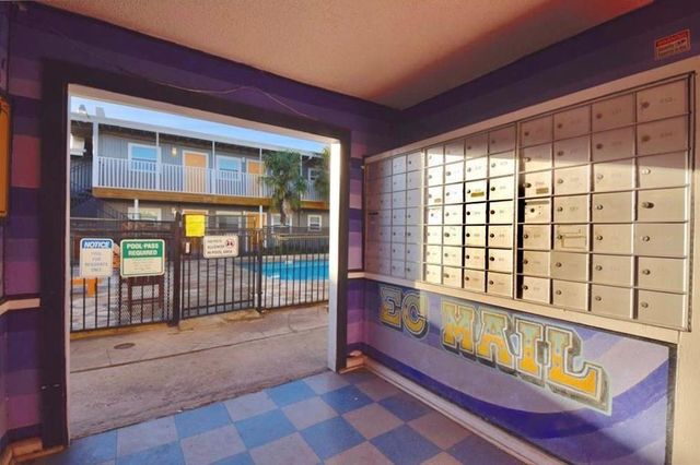 2401 Manor RD 132A, Austin, TX 78722